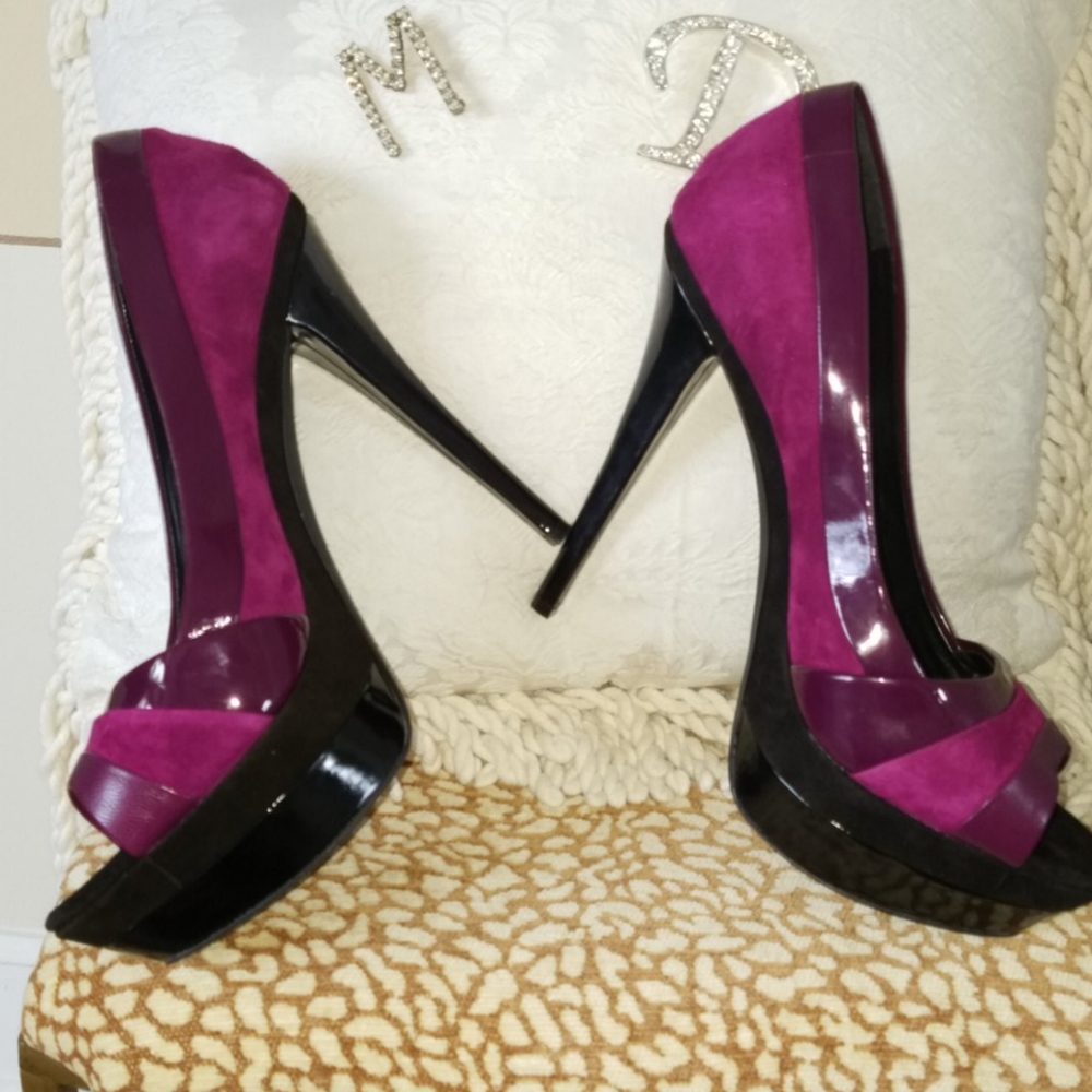 Shoes - Picture 2 of 7